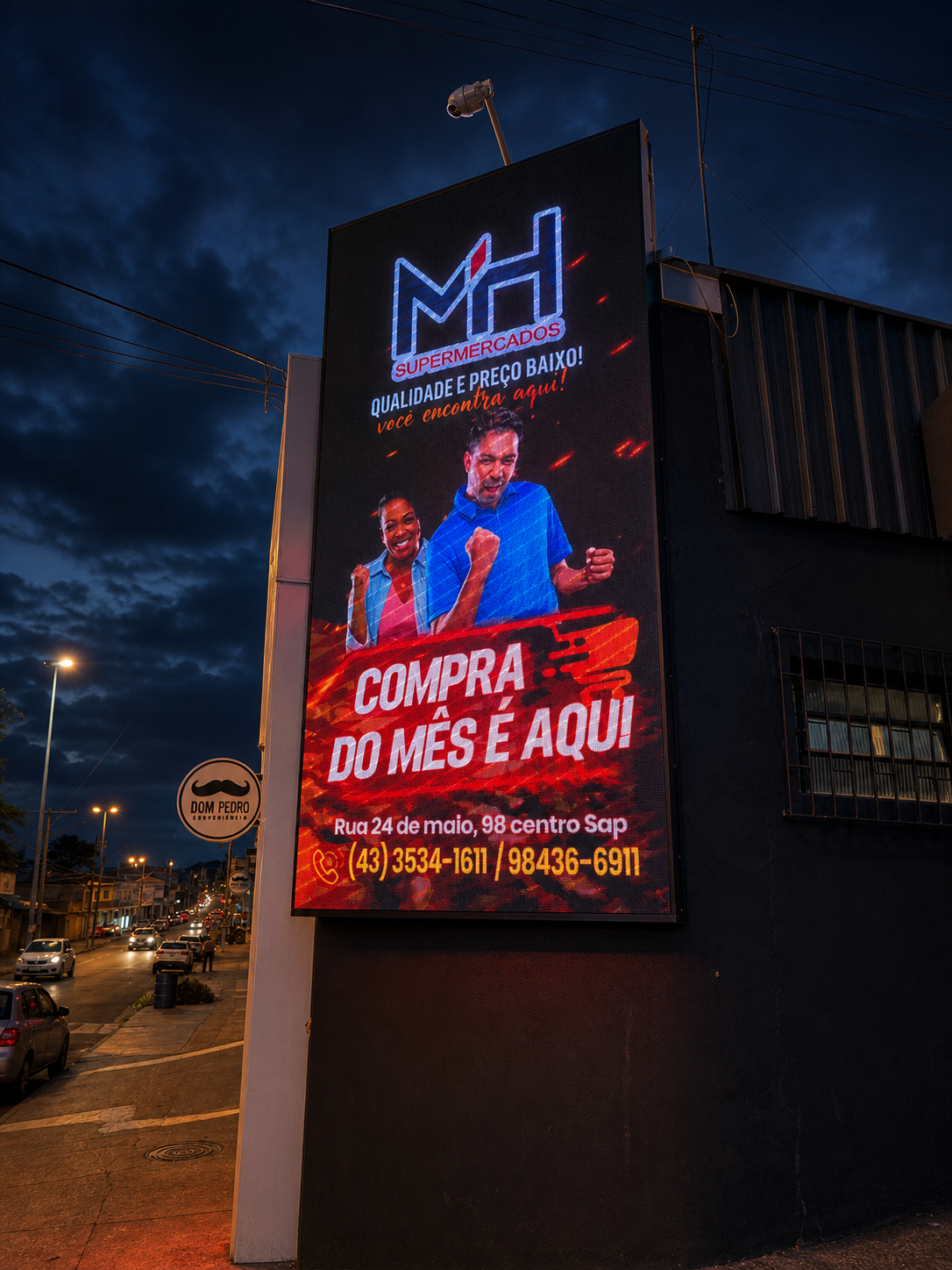 Painel de LED com campanha de cliente em operação